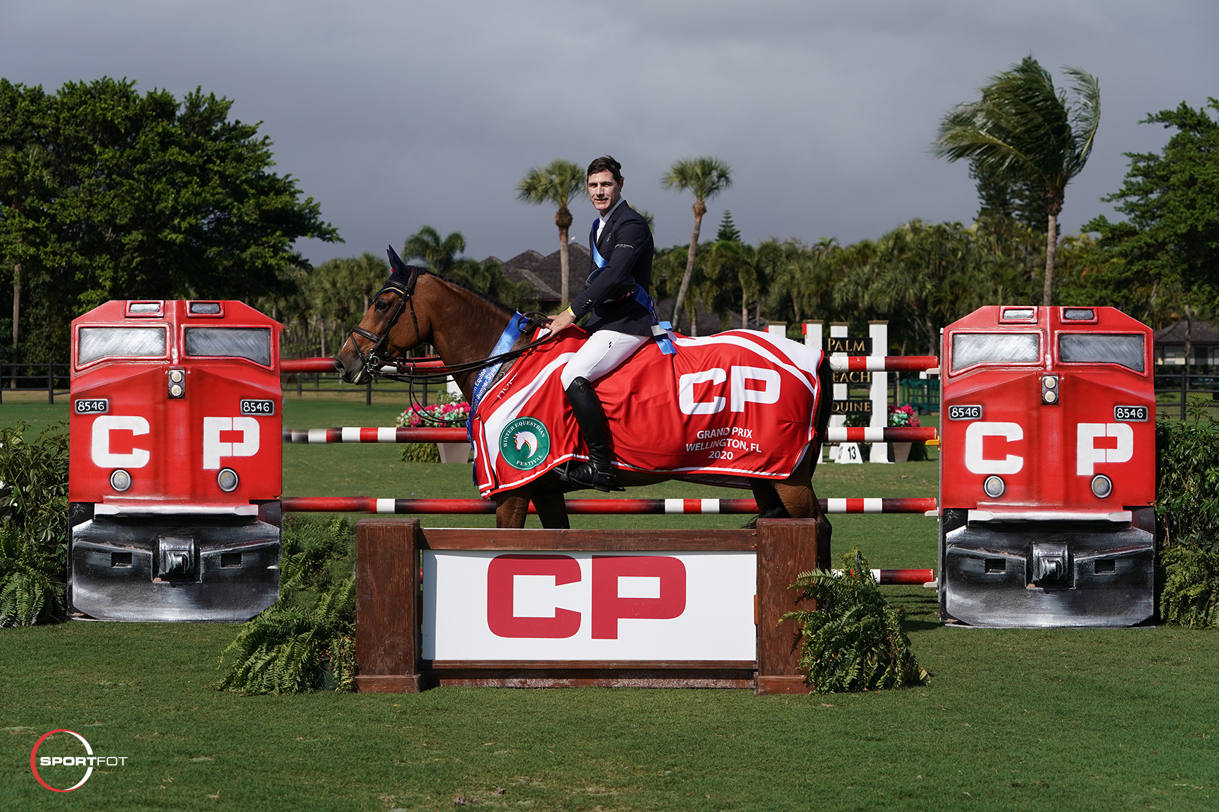 Peter Lutz and Quinta 106 by Sportfot 528_3532 Laura