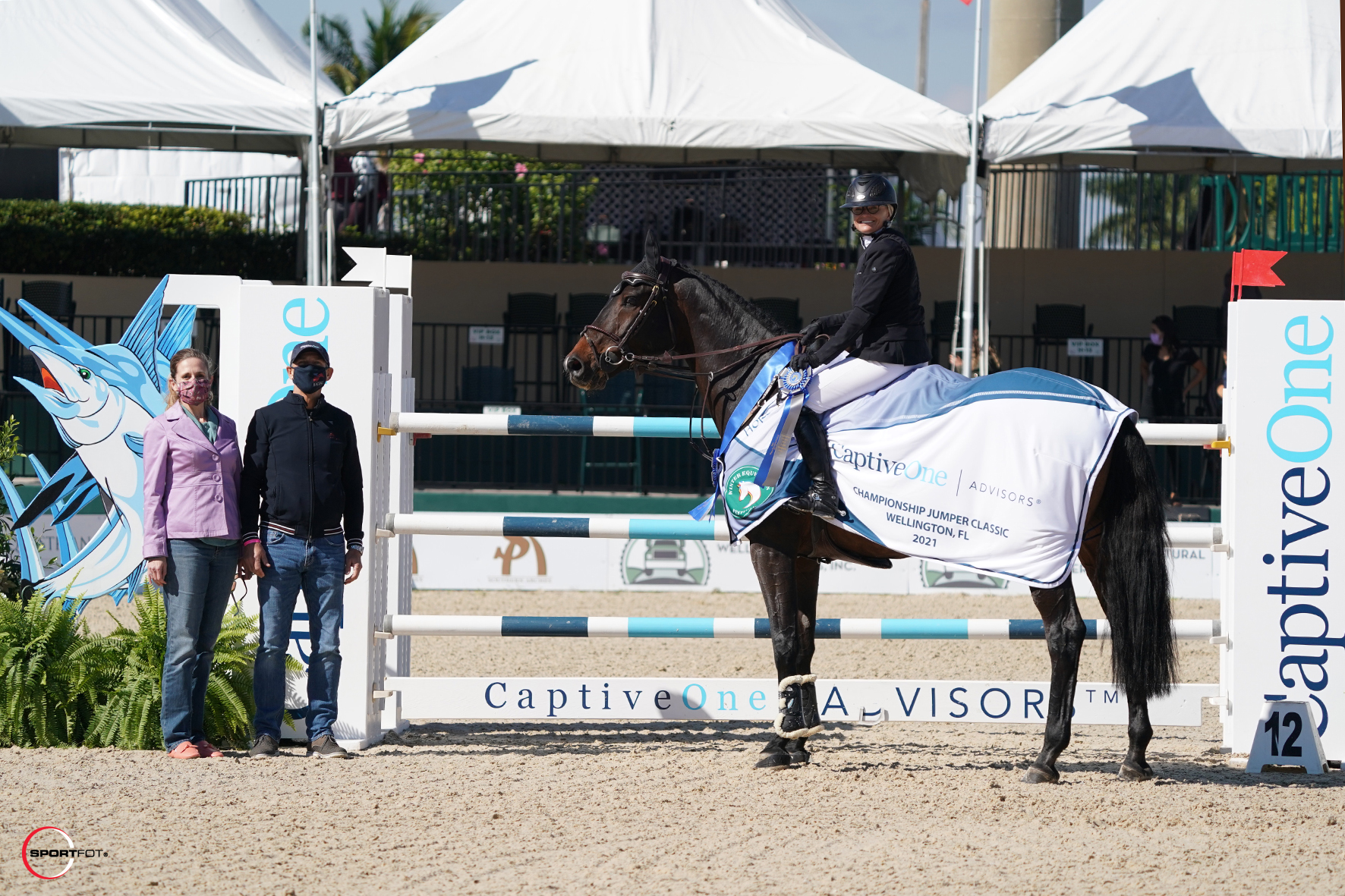 Erynn Ballard and Harvester pres 588_0592 Sportfot